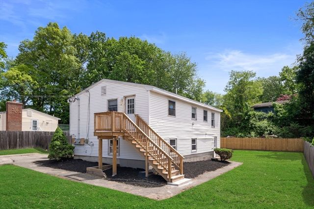 83 Merrimac St, Woburn, MA 01801