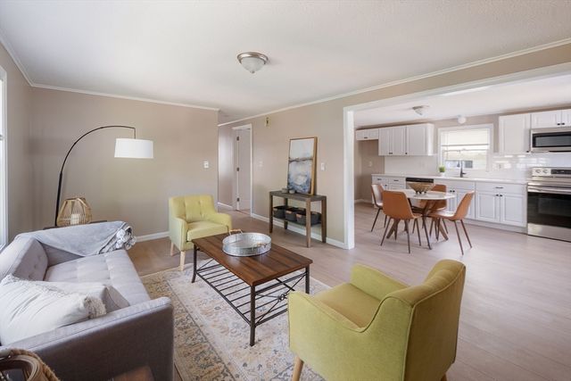 83 Merrimac St, Woburn, MA 01801
