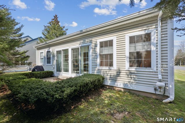 1 Magnolia Circle 1, Farmington, CT 06032