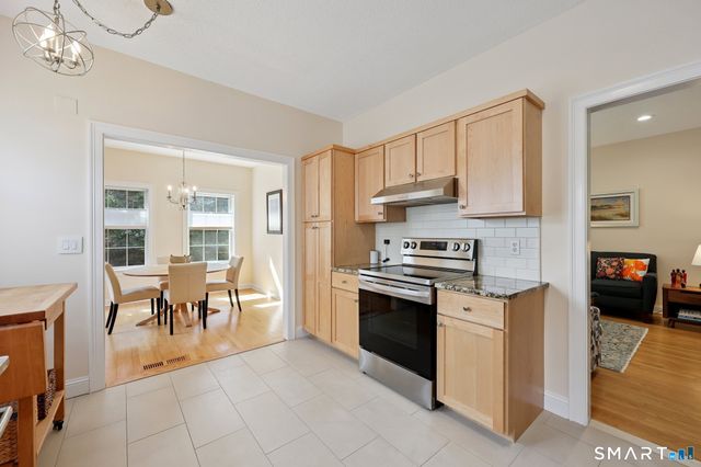 1 Magnolia Circle 1, Farmington, CT 06032