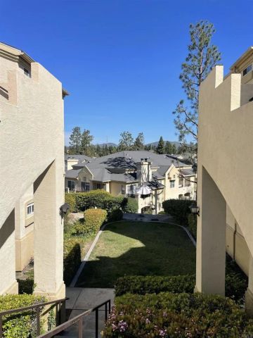 2011 Lakeridge Circle 304, Chula Vista, CA 91913