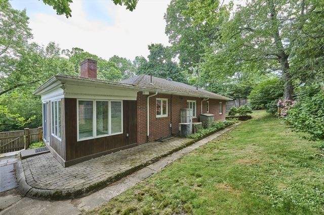 119 Rawson Rd, Brookline, MA 02445