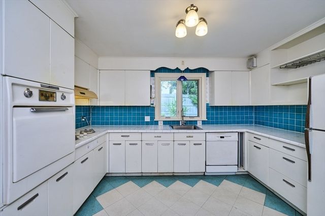 119 Rawson Rd, Brookline, MA 02445