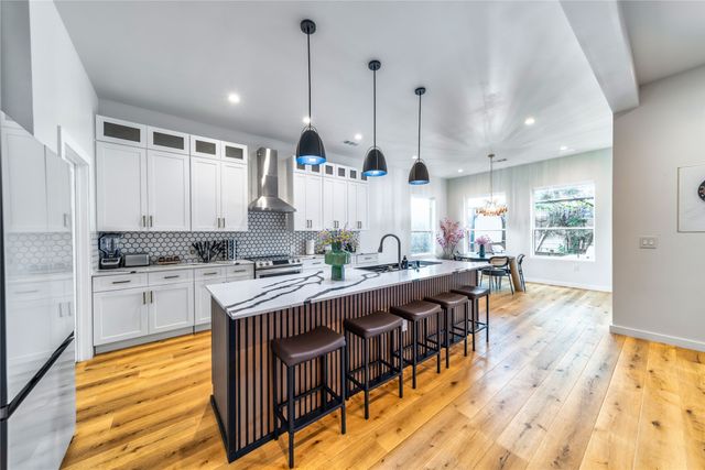 1704 McBroom Street, Dallas, TX 75212
