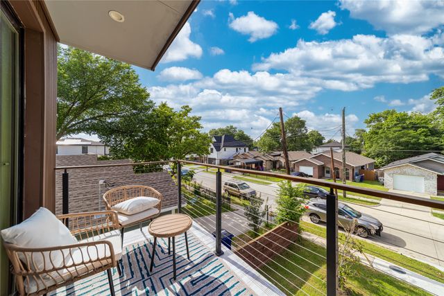 1704 McBroom Street, Dallas, TX 75212