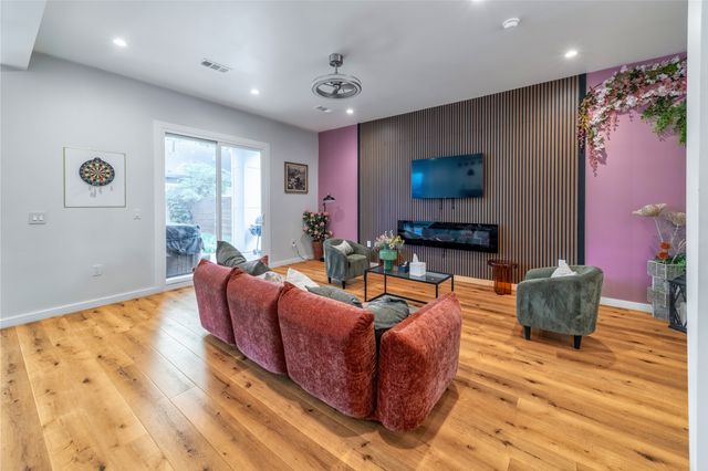1704 McBroom Street, Dallas, TX 75212