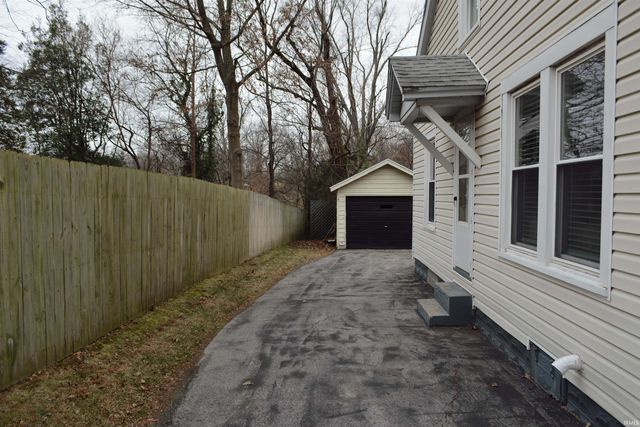 6016 Feltman Drive, Evansville, IN 47711