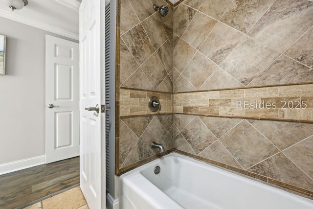 21 S Forest Beach Dr Apt 231, Hilton Head Island, SC 29928