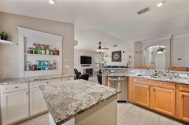 7256 TWIN CEDAR LANE, Lakeland, FL 33810