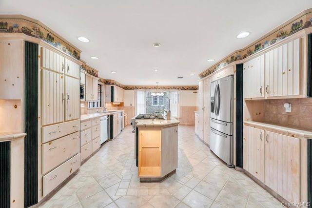 136 Harrison Avenue, Bethpage, NY 11714