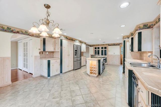 136 Harrison Avenue, Bethpage, NY 11714