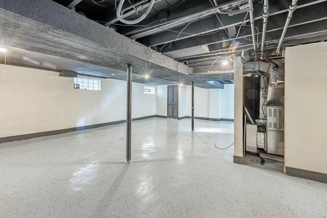 6724 S Kolin Avenue, Chicago, IL 60629