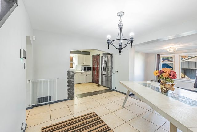 6724 S Kolin Avenue, Chicago, IL 60629