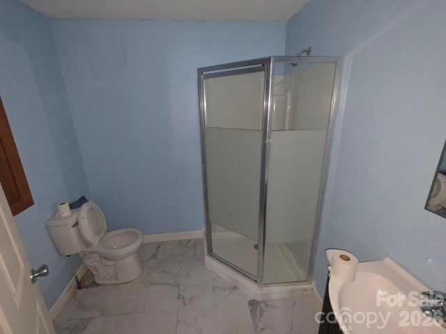 2700 226 Highway S, Marion, NC 28752