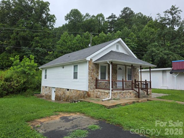 2700 226 Highway S, Marion, NC 28752