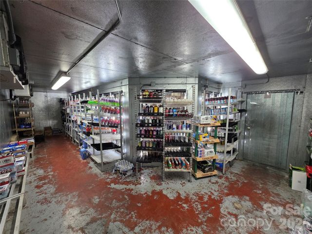 2700 226 Highway S, Marion, NC 28752