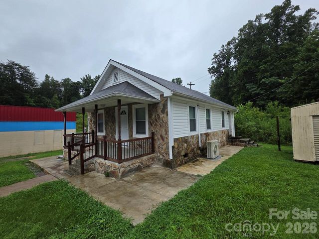2700 226 Highway S, Marion, NC 28752