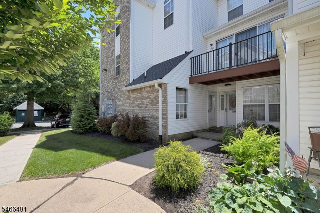 810 Plymouth Rd, North Brunswick Twp., NJ 08902 — photo 4