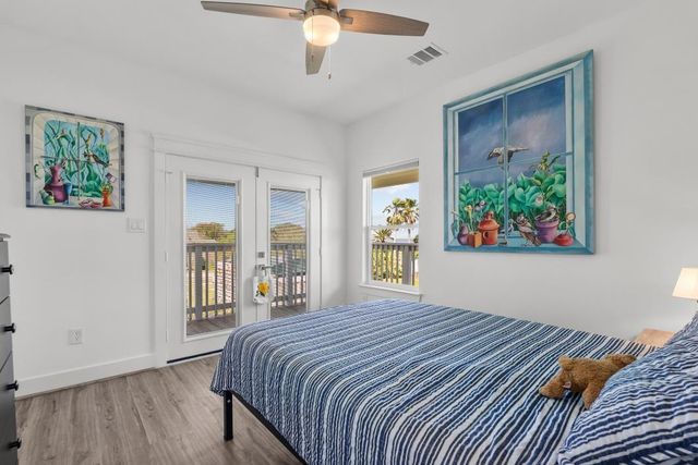 118 22nd Street, San Leon, TX 77539