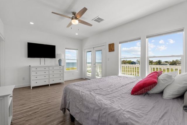 118 22nd Street, San Leon, TX 77539