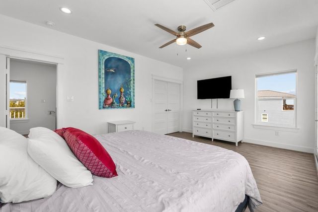 118 22nd Street, San Leon, TX 77539