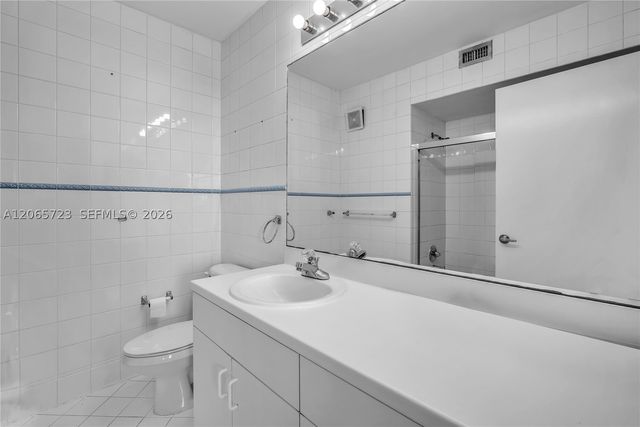 3698 San Simeon Cir, Weston, FL 33331