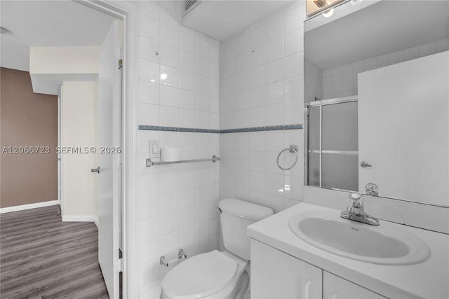 3698 San Simeon Cir, Weston, FL 33331