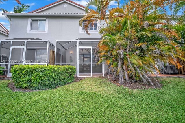 3698 San Simeon Cir, Weston, FL 33331