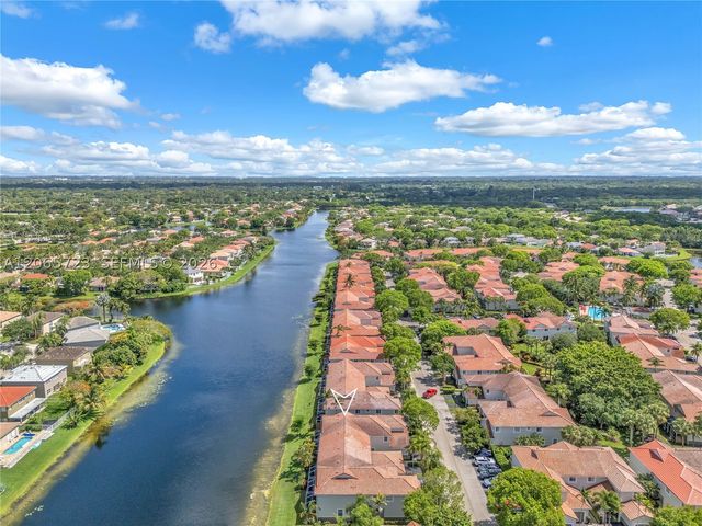 3698 San Simeon Cir, Weston, FL 33331