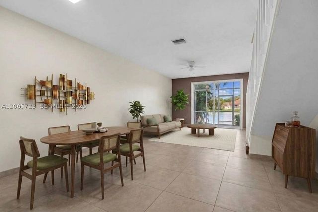 3698 San Simeon Cir, Weston, FL 33331