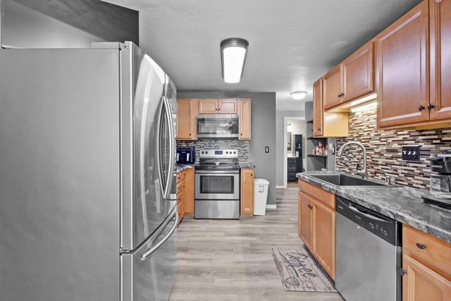 1921 CEIL STREET, Little Chute, WI 54140