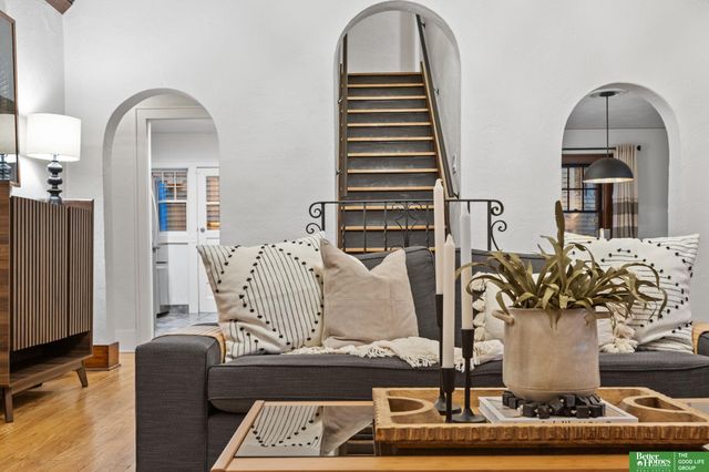 4250 William Street, Omaha, NE 68105