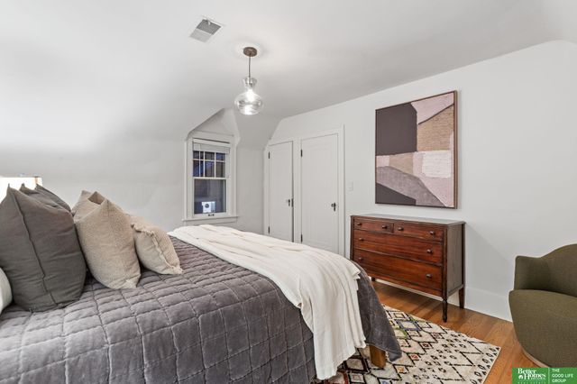 4250 William Street, Omaha, NE 68105