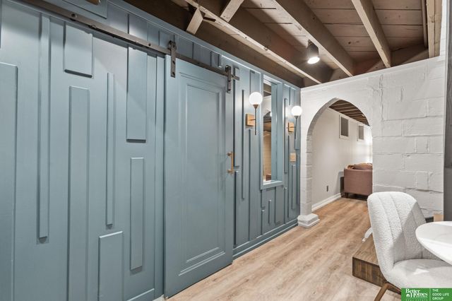 4250 William Street, Omaha, NE 68105