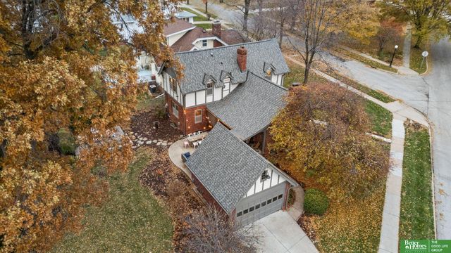 4250 William Street, Omaha, NE 68105