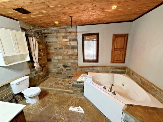 977 NW 1651 Road, Bates City, MO 64011