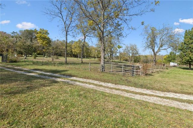977 NW 1651 Road, Bates City, MO 64011