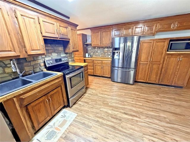 977 NW 1651 Road, Bates City, MO 64011