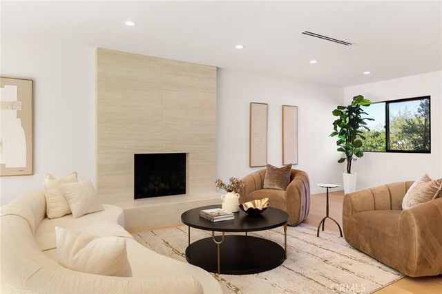 6035 Rod, Woodland Hills, CA 91367