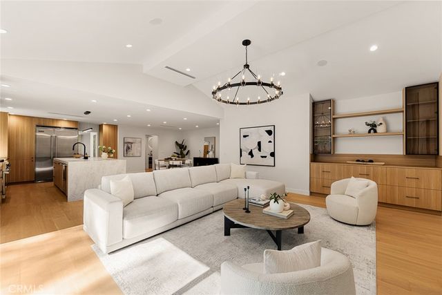 6035 Rod, Woodland Hills, CA 91367