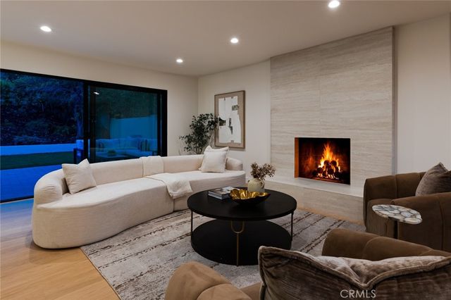 6035 Rod, Woodland Hills, CA 91367