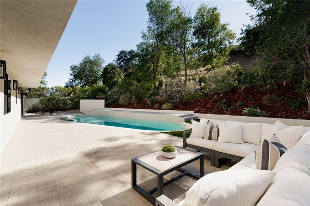 6035 Rod, Woodland Hills, CA 91367