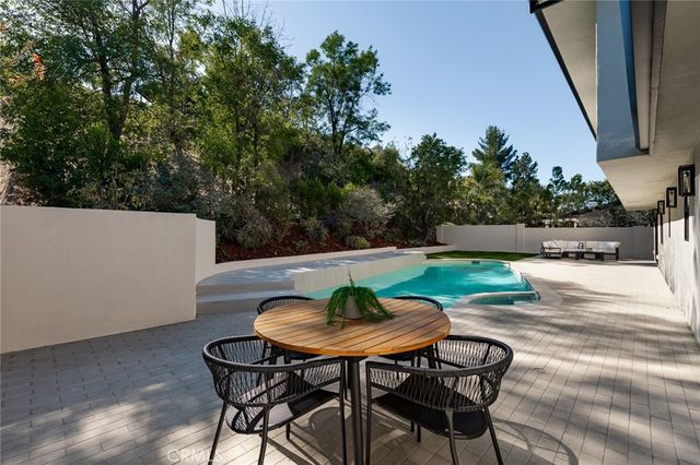 6035 Rod, Woodland Hills, CA 91367