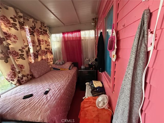 860 W 54th, Los Angeles, CA 90037