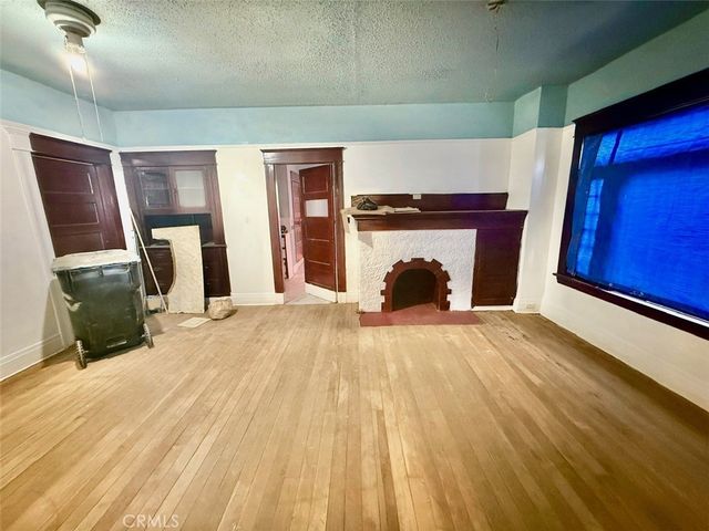 860 W 54th, Los Angeles, CA 90037
