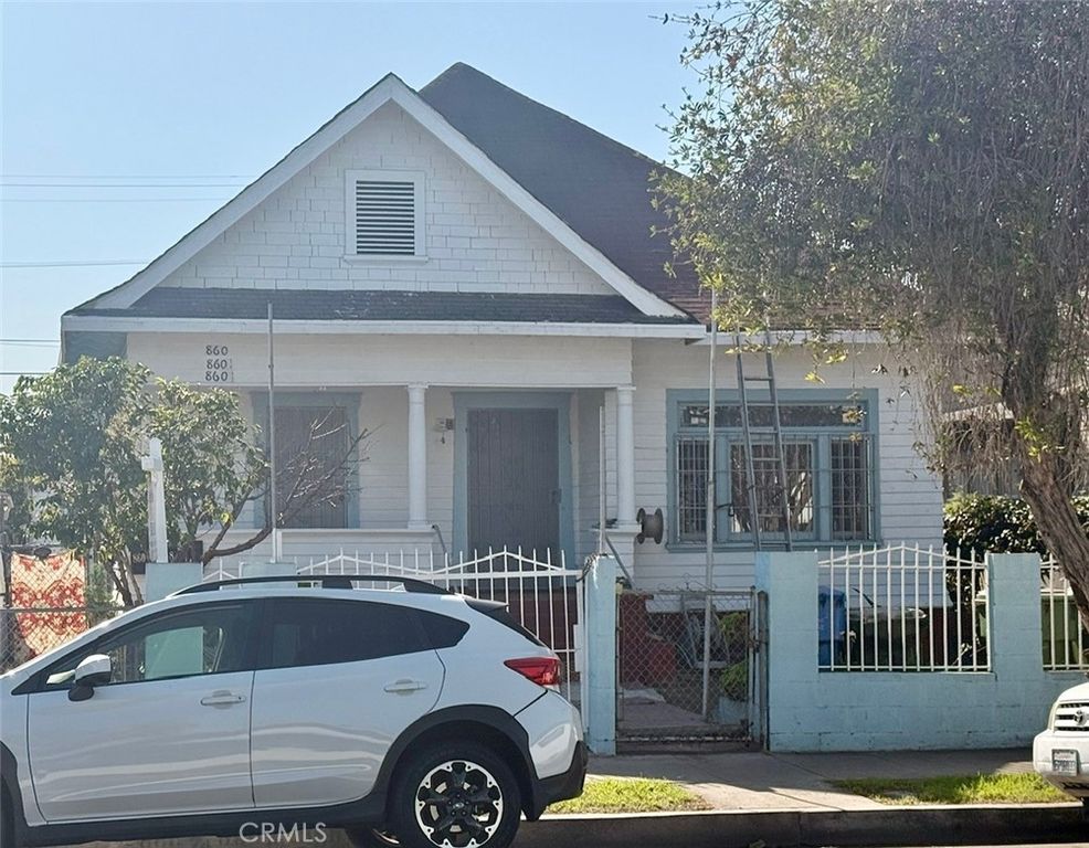 860 W 54th, Los Angeles, CA 90037