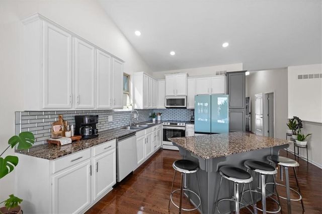 9047 Meadow View Drive, Lenexa, KS 66227