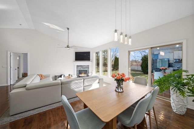 9047 Meadow View Drive, Lenexa, KS 66227