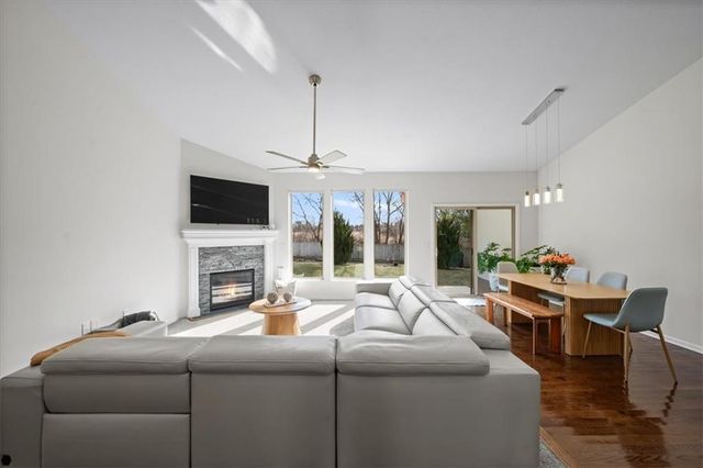 9047 Meadow View Drive, Lenexa, KS 66227