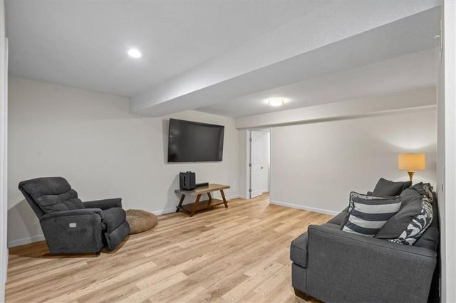 9047 Meadow View Drive, Lenexa, KS 66227